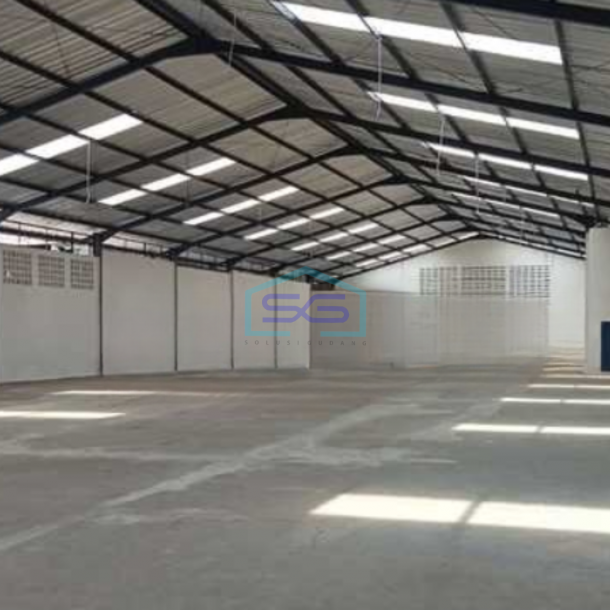 Disewakan Gudang Lokasi Strategis Luas Bangunan 3000 m² di Narogong Bekasi-3