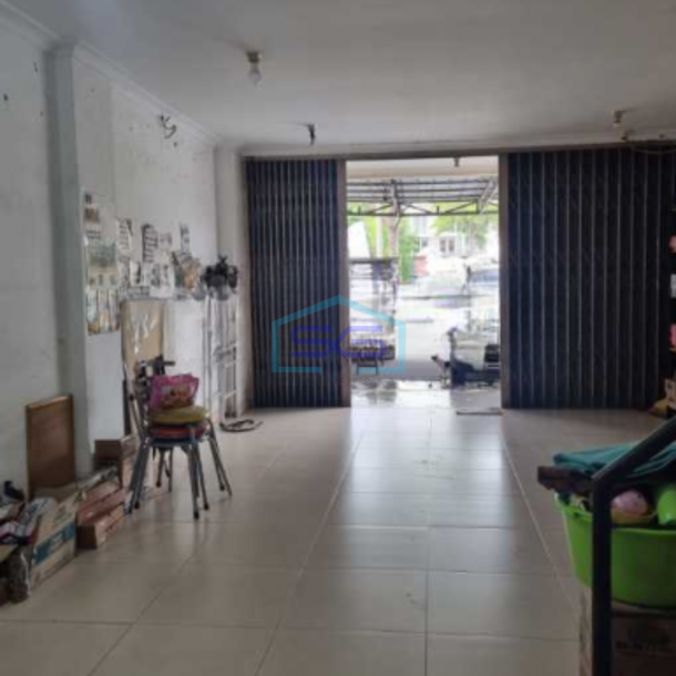 Dijual Ruko Luas Bangunan 200 m² Lokasi Bebas Banjir di Harapan indah Bekasi-1