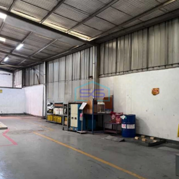 Dijual Pabrik Luas Bangunan  12000 m² Lokasi Strategis di Bekasi-2