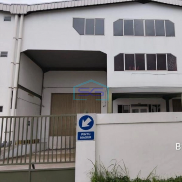 Disewakan Gudang Ada Kantor Luas Bangunan 766 m²  di Jababeka Bekasi-3