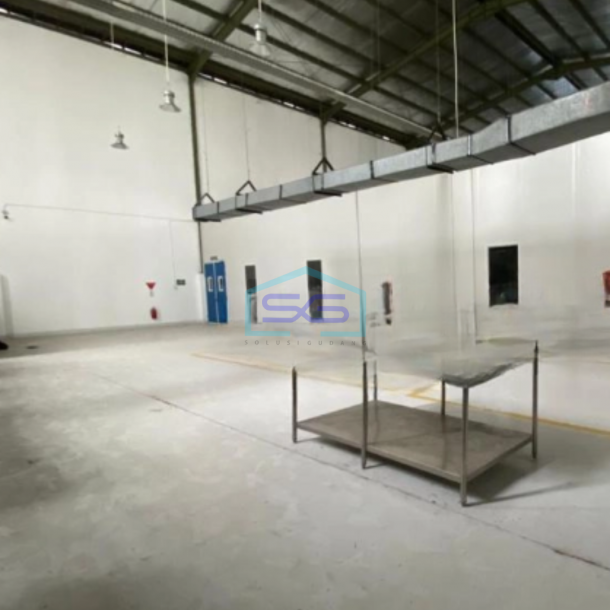Disewakan Gudang Ada Kantor Luas Bangunan 766 m²  di Jababeka Bekasi-1