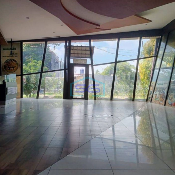 Disewakan Tempat Usaha Murah Pinggir Jalan Raya komplek Mall Ujung Menteng Jakarta Timur-1