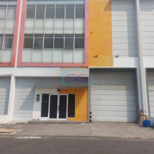 Disewakan Gudang 3 Lantai Bagus Murah LB 450m2 Strategis Green Sedayu Bizpark Cakung Jakarta Timur-1