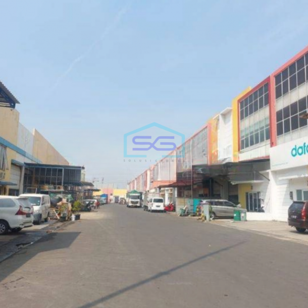 Disewakan Gudang 3 Lantai Bagus Murah LB 450m2 Strategis Green Sedayu Bizpark Cakung Jakarta Timur-2