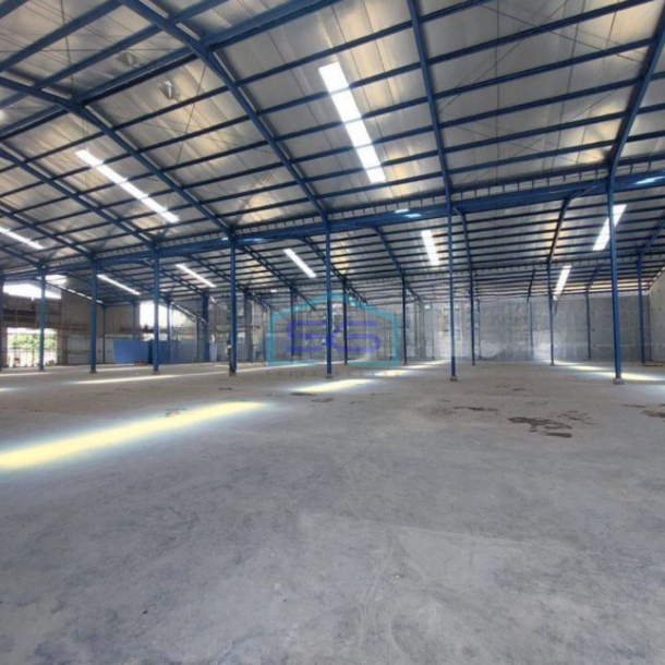 Disewakan Paling Murah Gudang Baru Kokoh Bagus 3360m2 Dekat Tol Akses Kontainer Gunung Putri Narogong Bogor-1
