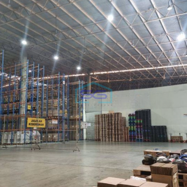 Disewakan Gudang Kualitas Terbaik Rapih Full Loading Doc Dinding Beton Cakung Jakarta Timur-1