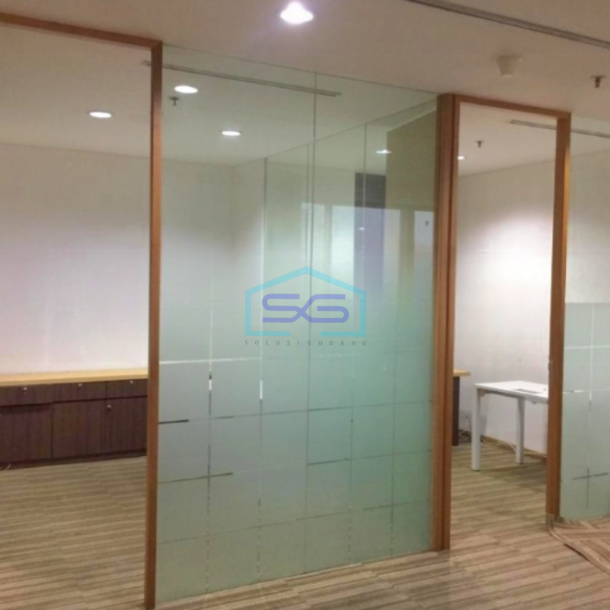 Disewakan Gedeung Kantor Luas Bangunan  300 m² di Sudirman Jakarta Selatan-2