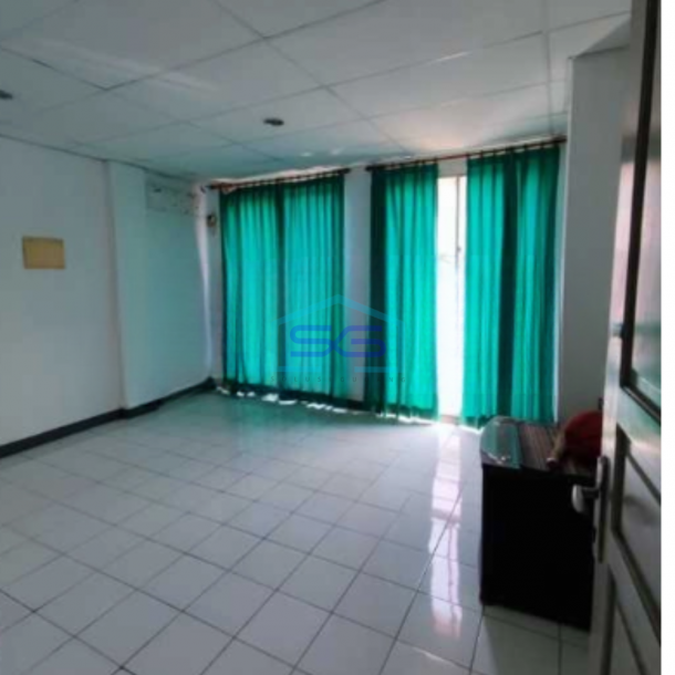 Dijual Cepat Ruko Luas Bangunan 240 m² di Cempaka Mas Jakarta Pusat-1