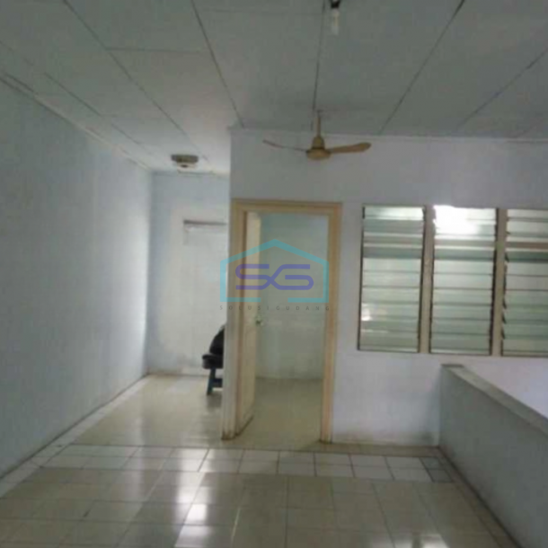 Dijual Ruko Murah Siap Pakai Luas Bangunan 250 m² di Pangeran Jayakarta Jakarta Pusat-1