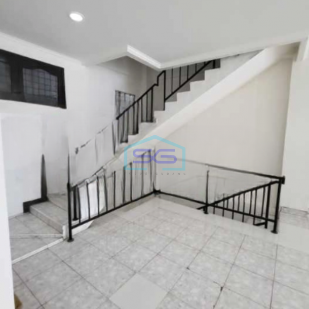 Disewakan Ruko 3 Lantai Luas Bangunan 500 m² di Pangeran Jayakarta Jakarta Pusat-1