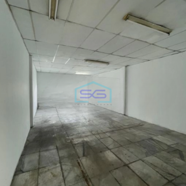 Dijual Ruko Luas Bangunan 300 m² di Pluit Jakarta Utara-1