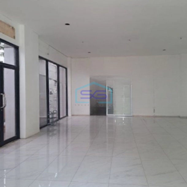 Disewakan Ruko Luas Bangunan 435 m² di Alam Sutera Tangerang-1