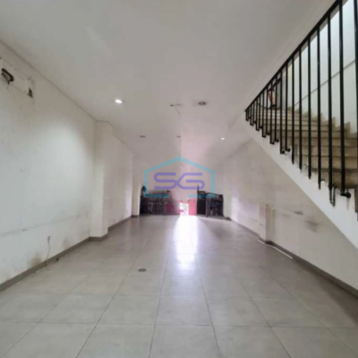 Disewakan Ruko Luas Bangunan 200 m² di Muara Karang Jakarta Utara-4