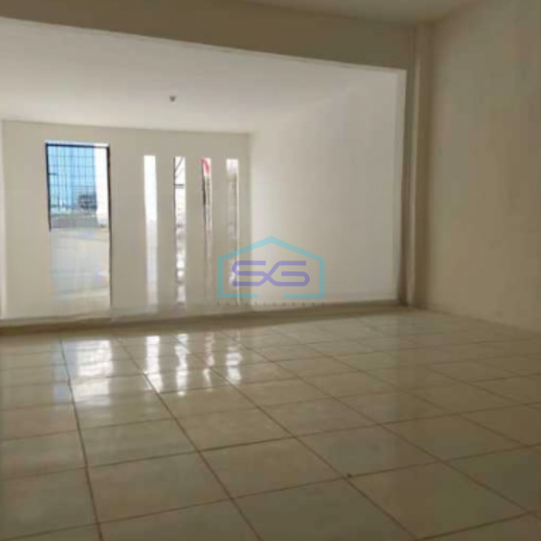 Disewakan Ruko Luas Bangunan 250 m² di Pinggir Jalan Raya Pangeran Jayakarta Jakarta Pusat-3