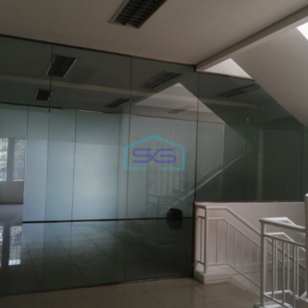 Disewakan Ruko di Kelapa Gading Jakarta Utara Luas Bangunan 300 m²-1