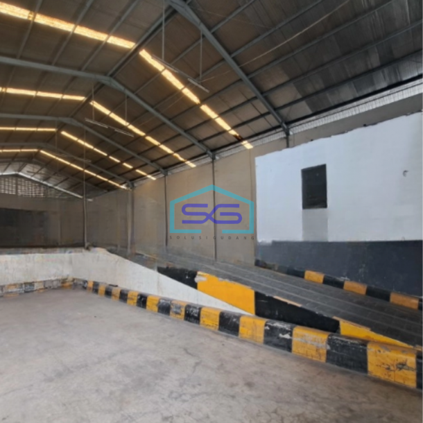 Disewakan Gudang Siap Pakai Luas Bangunan 780 m² di Pluit Jakarta Utara-1