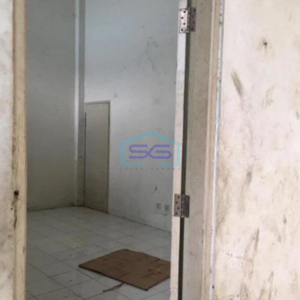 Disewakan Gudang Siap Pakai Luas Bangunan  254 m² di Kapuk Kamal Jakarta Barat-1