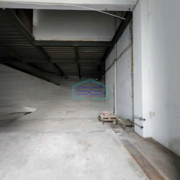 Disewakan Gudang Ada Kantor dan Lift Barang Luas Bangunan 600 m² di Pantai Indah Kapuk Jakarta Utara-1