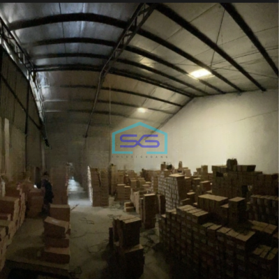 Disewakan Gudang Ada Kantor Luas Bangunan  1300 m² di Kalideres Jakarta Barat-3