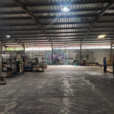 Disewakan Gudang Akses Container 40 Feet Luas Bangunan  1000 m² di Daan Mogot Jakarta Barat-3