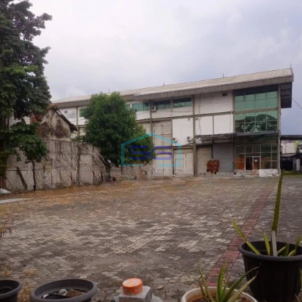 Disewakan Gudang Siap Pakai Ada Kantor Luas Bangunan 2800 m² di Kapuk Jakarta Utara-1