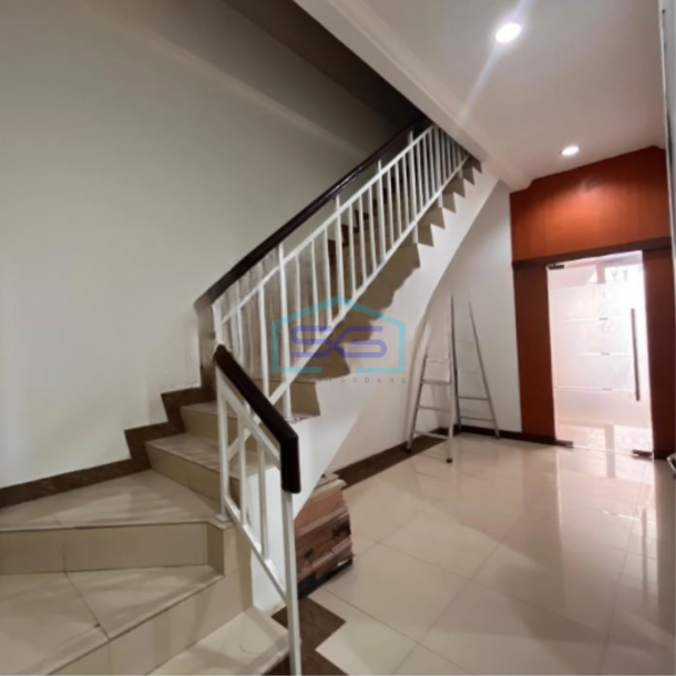 Dijual Ruko Murah Luas Bangunan 180 m² di Pantai Indah Kapuk Jakarta Utara-1