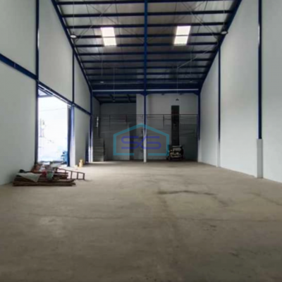 Dijual Gudang Baru Luas Tanah 915 m² Lokasi di Kapuk Kamal Jakarta Barat