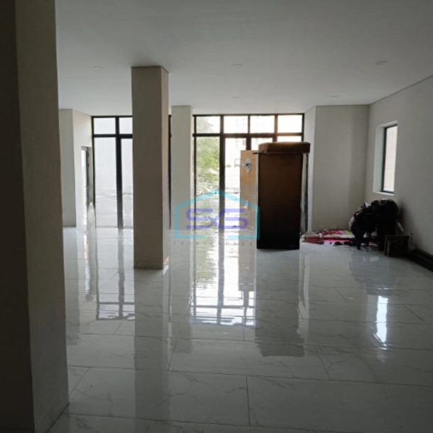 Dijual Ruko 3 Lantai Luas Bangunan  216 m² di Puri Indah Jakarta Barat-2