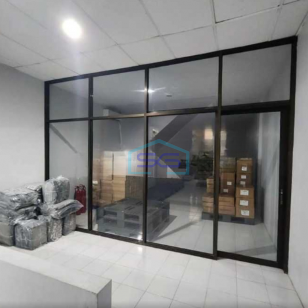 Dijual Ruko 3 Lantai Luas Bangunan  180 m² Lokasi di Pluit Jakarta Utara-3