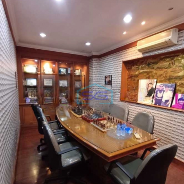 Disewakan Kantor Luas Tanah 180 m² Lokasi di Cideng Jakarta Pusat-1