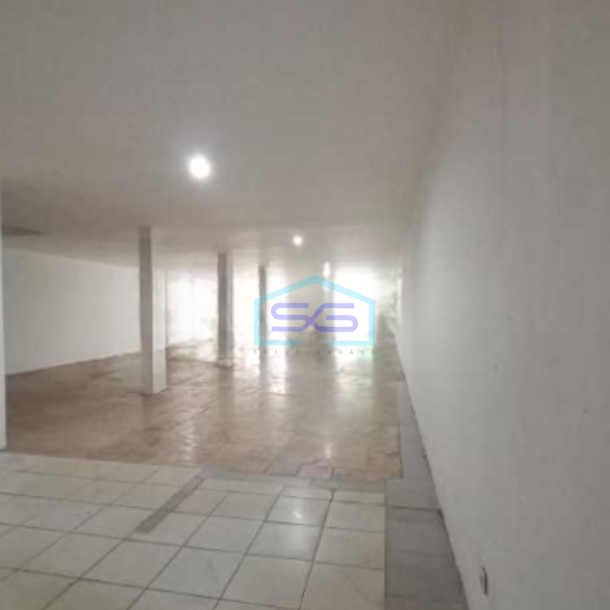 Disewakan Ruko 2 Lantai Luas Tanah 330 m² Lokasi di Kebon Jeruk Jakarta Barat-3