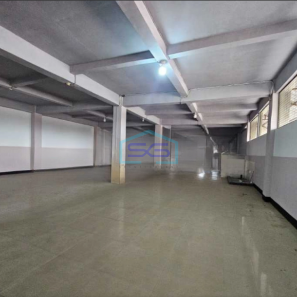Disewakan Gudang Ada Lift Barang Luas Tanah  850 m² Lokasi di Tangerang-3