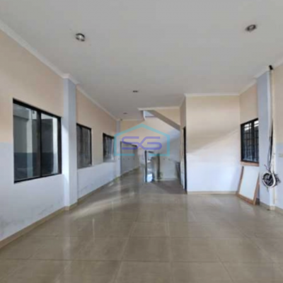Disewakan Gudang Ada Lift Barang Luas Tanah  850 m² Lokasi di Tangerang