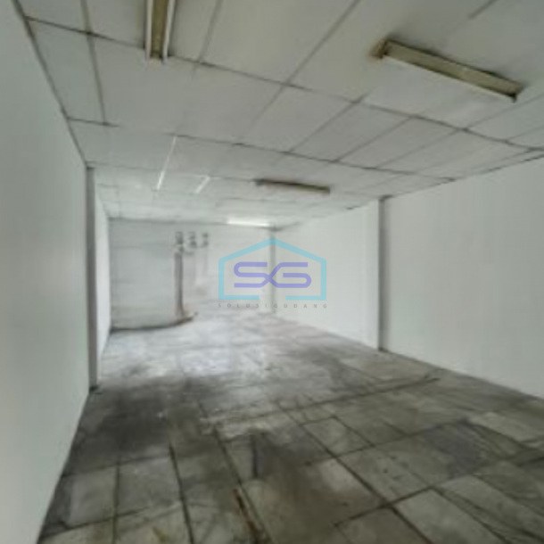 Disewakan Ruko Luas Bangunan 300 m² Lokasi di Pluit Jakarta Utara-3