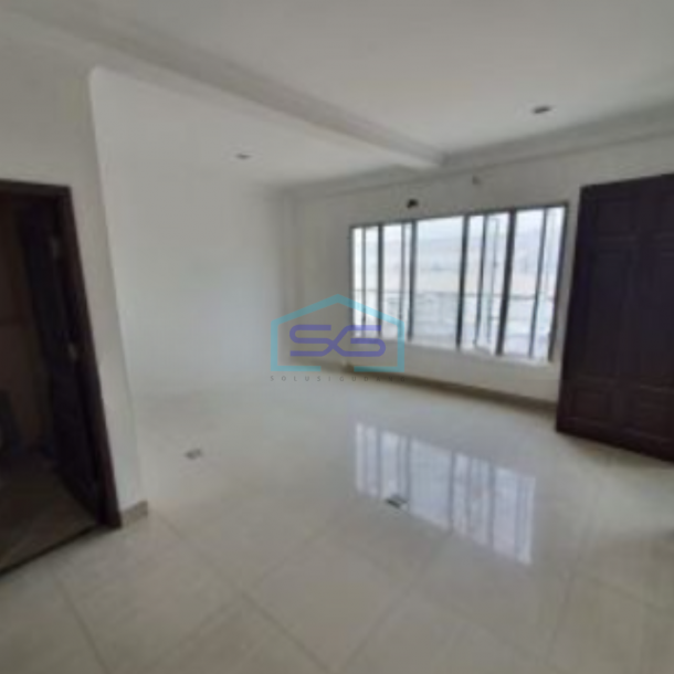 Disewakan Gudang Luas Bangunan  300 m² Ada Kantor Lokasi di Jakarta Barat-2