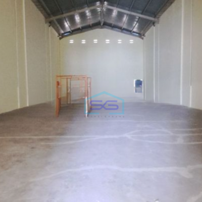 Disewakan Gudang Luas Bangunan  300 m² Ada Kantor Lokasi di Jakarta Barat