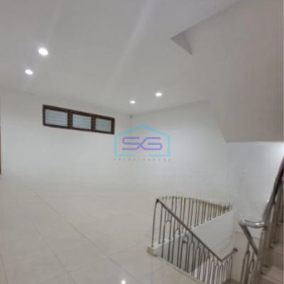 Disewakan Ruko Luas Bangunan 400 m² di Muara Karang Jakarta Utara