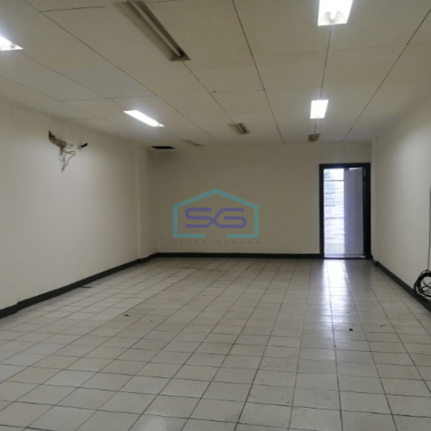 Disewakan Ruko Pinggir Jalan Raya Tambora Jakarta Barat Luas Bangunan  750 m²-2