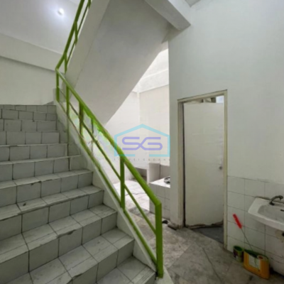 Disewakan Ruko Siap Pakai Luas Bangunan 300 m² di Pluit Jakarta Utara