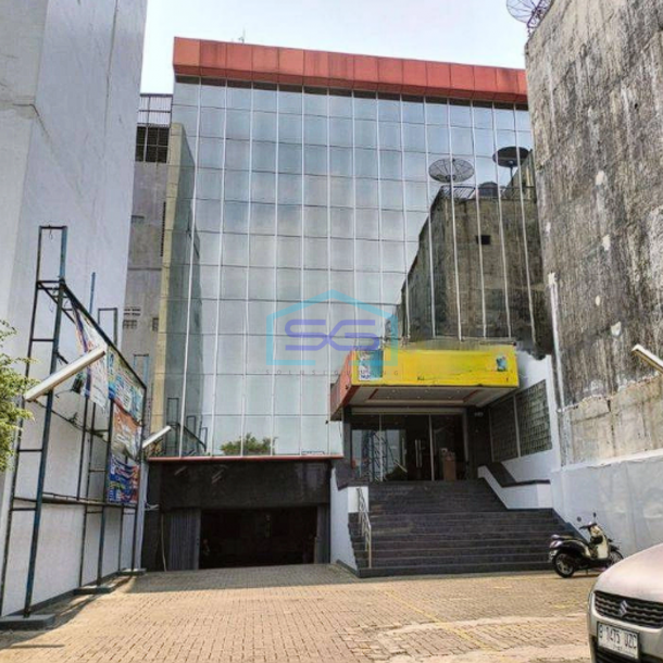 Dijual Gedung 4 Lantai!! Di Senen Jakarta Pusat-1