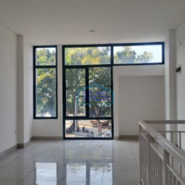 Disewakan Ruko 2 Lantai Siap Huni Posisi Terdepan Hadap Jalan di BSD Tangerang-2