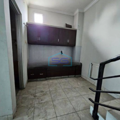 Disewakan Ruko 3 Lantai Luas Tanah 120 m² di Holis Cigondewah Bnadung Lokasi Strategis-4