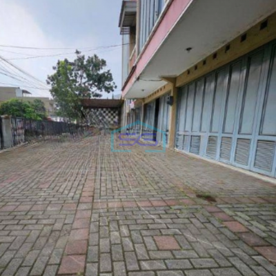 Disewakan Ruko 3 Lantai Luas Tanah 120 m² di Holis Cigondewah Bnadung Lokasi Strategis-3
