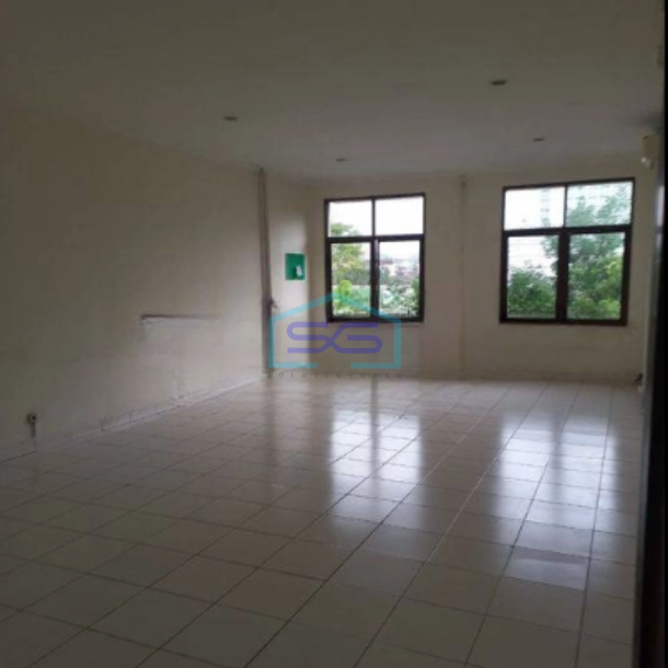 Disewakan Ruko Lokasi Strategis di Gatot Subroto Bandung Luas Tanah  100 m²-2