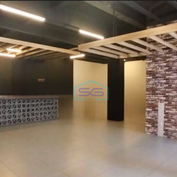 Disewakan Ruko 2 Lantai Luas Tanah  300 m² di Pasir Kaliki Bandung-1