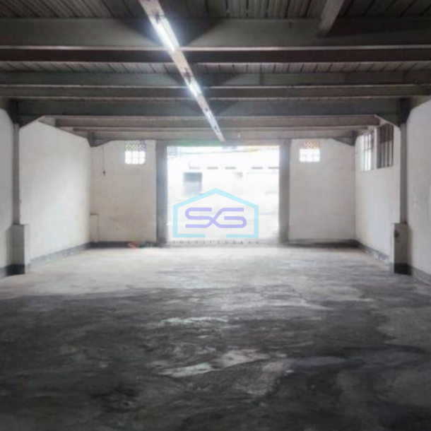 Disewakan Gudang Siap Pakai Akses Container Luas Tanah  300 m² di Caringin Bandung-2