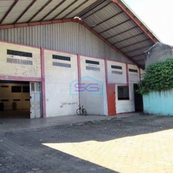 Disewakan Gudang Siap Pakai Luas Bangunan  800 m² di Holis Cigondewah Bandung-4