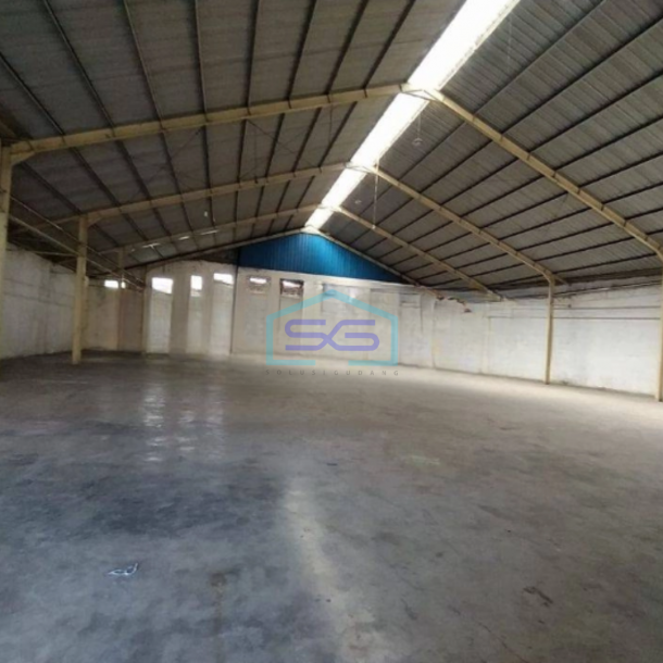 Disewakan Gudang Siap Pakai Luas Bangunan  800 m² di Holis Cigondewah Bandung-3