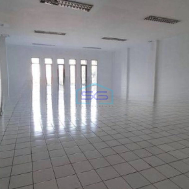 Disewakan Gedung Kantor Sangat Strategis Luas Tanah  300 m² di Surya Sumantri Bandung-1
