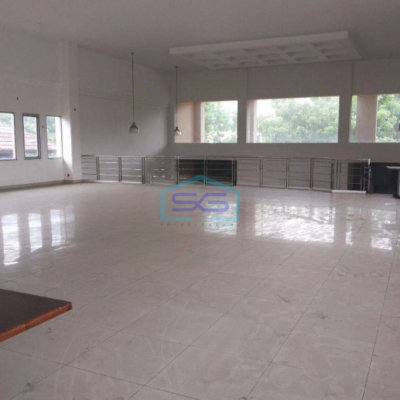 Disewakan Gedung Kantor Lokasi Strategis di Surapati Bandung Luas Tanah 995 m²
